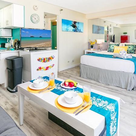 Aloha Vibes Await! Stylish Condo At Aloha Surf - Mountain And City Views Honolulu Extérieur photo