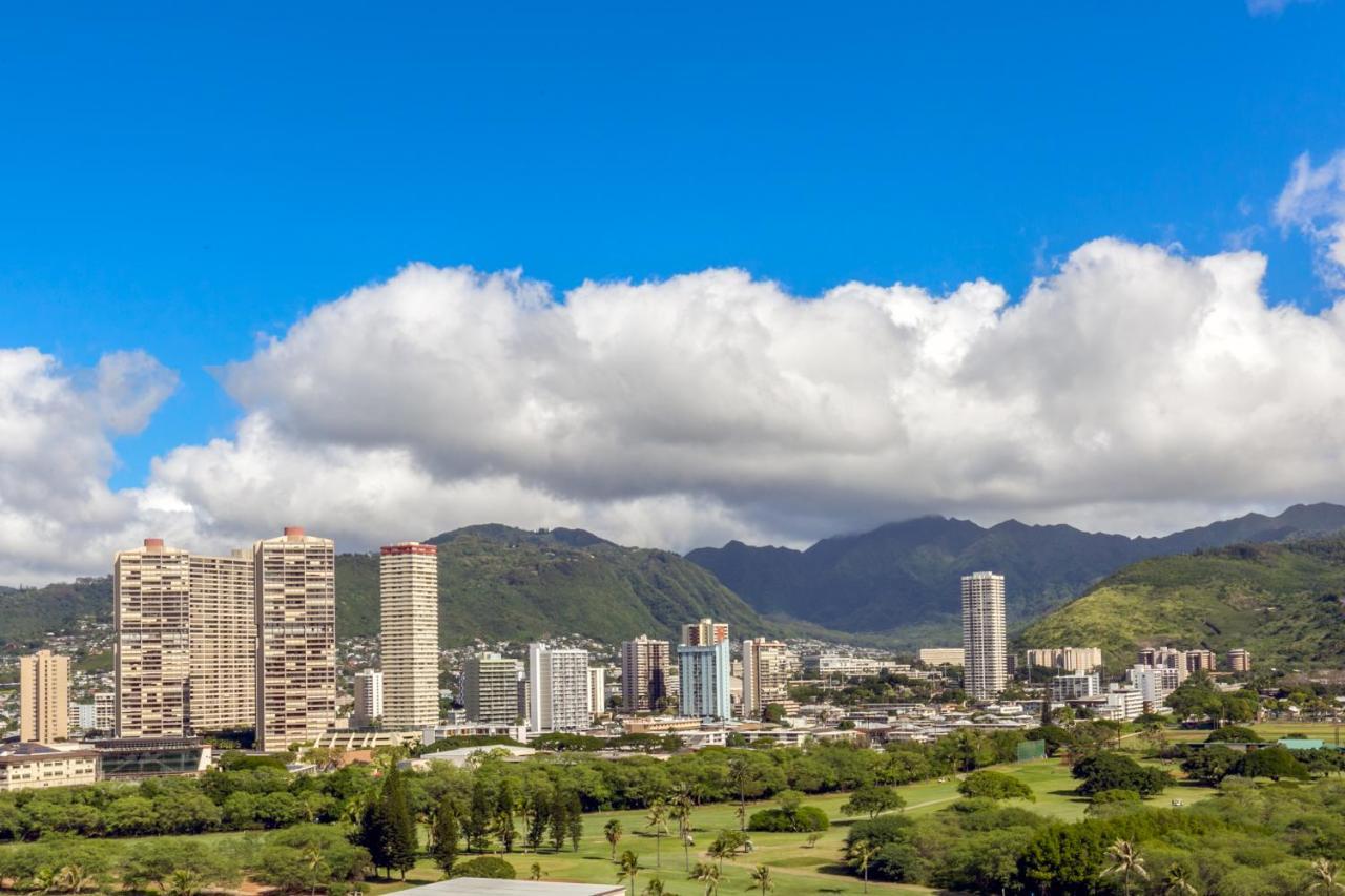 Aloha Vibes Await! Stylish Condo At Aloha Surf - Mountain And City Views Honolulu Extérieur photo