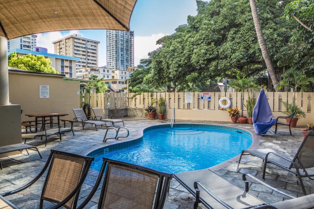Aloha Vibes Await! Stylish Condo At Aloha Surf - Mountain And City Views Honolulu Extérieur photo