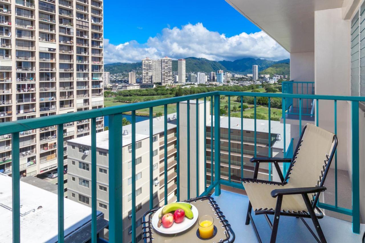 Aloha Vibes Await! Stylish Condo At Aloha Surf - Mountain And City Views Honolulu Extérieur photo