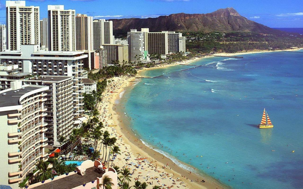 Aloha Vibes Await! Stylish Condo At Aloha Surf - Mountain And City Views Honolulu Extérieur photo