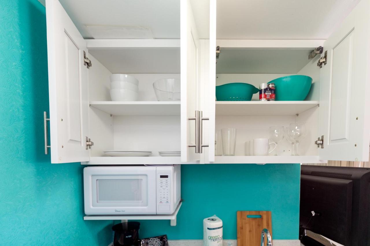 Aloha Vibes Await! Stylish Condo At Aloha Surf - Mountain And City Views Honolulu Extérieur photo