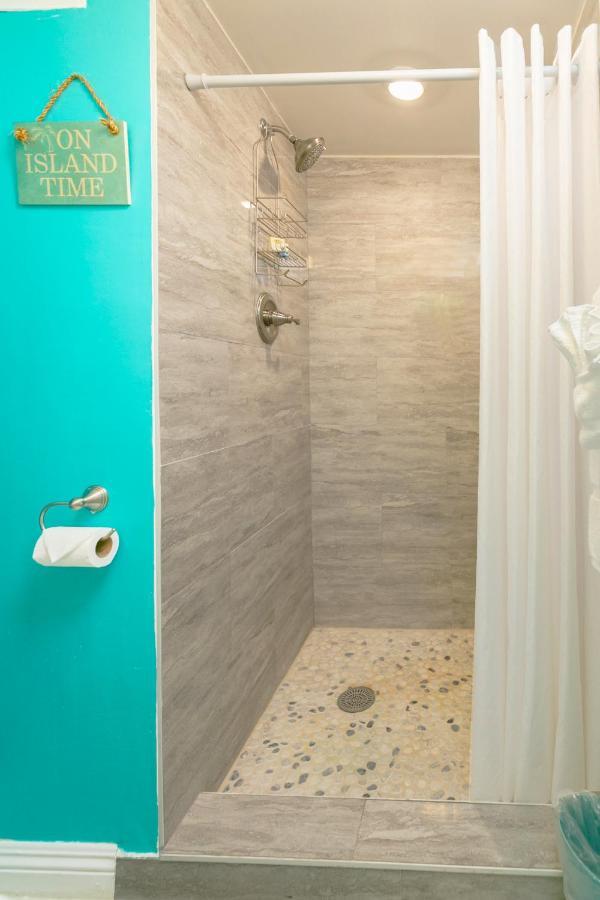 Aloha Vibes Await! Stylish Condo At Aloha Surf - Mountain And City Views Honolulu Extérieur photo