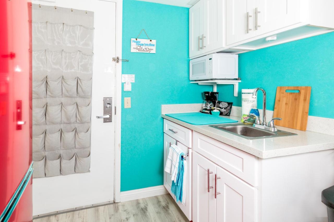 Aloha Vibes Await! Stylish Condo At Aloha Surf - Mountain And City Views Honolulu Extérieur photo