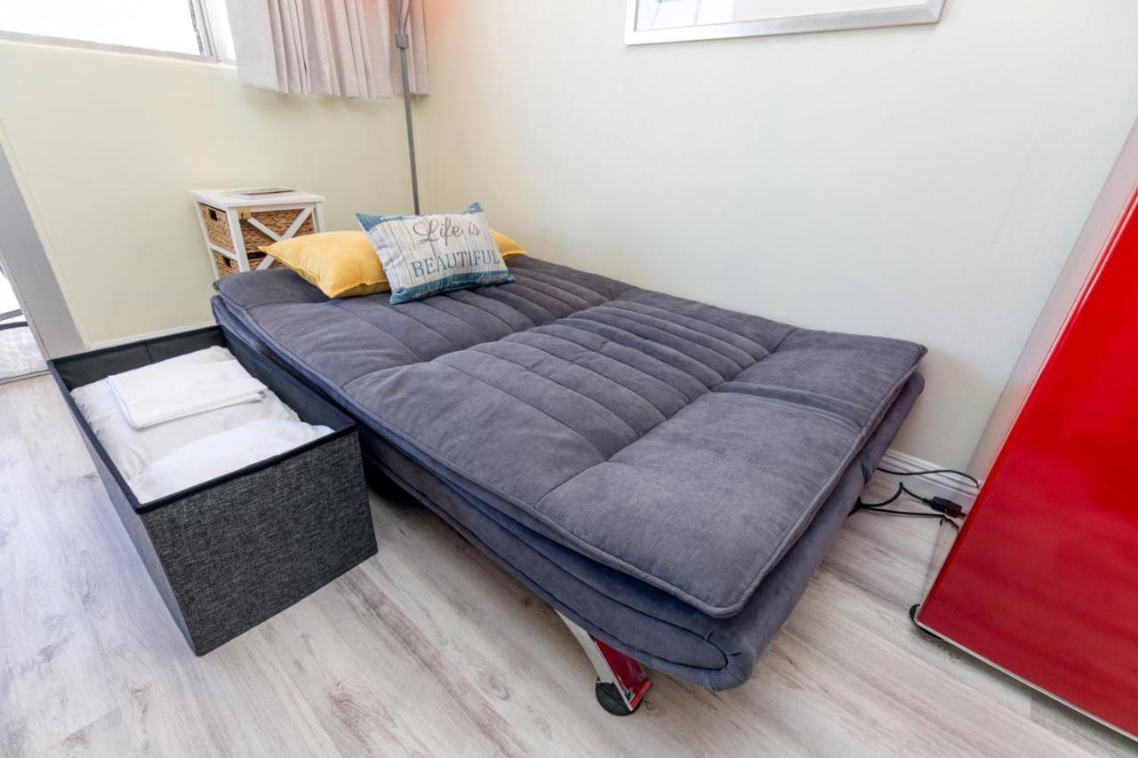 Aloha Vibes Await! Stylish Condo At Aloha Surf - Mountain And City Views Honolulu Extérieur photo